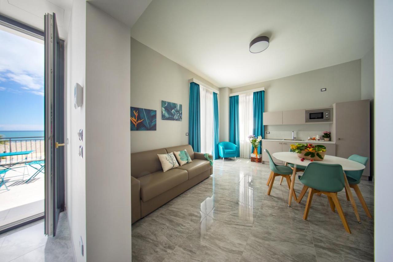 Palazzo Novecento Apartment Margherita Di Savoia Exterior photo